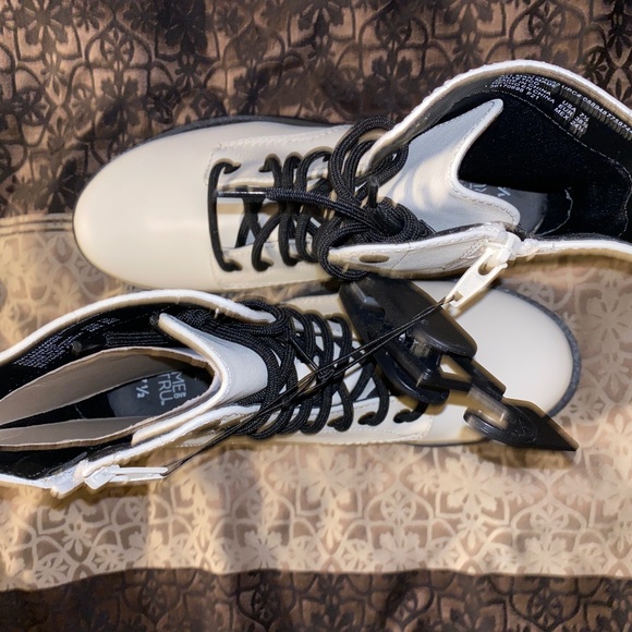 NWT TIME AND TRU WOMENS LUG BOOT 7.5 - Picture 4 of 7